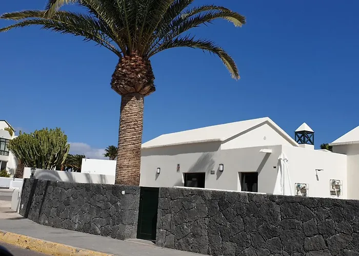Cabin Rentals in Costa Teguise