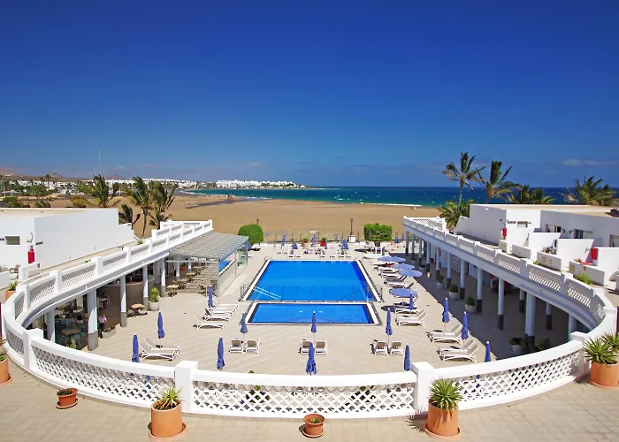 Luxury Hotels in Puerto del Carmen (Lanzarote) near Biosfera Plaza Shopping Centre
