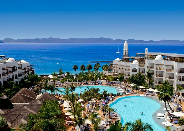 Playa Blanca (Lanzarote) hotels near Pechiguera Lighthouse